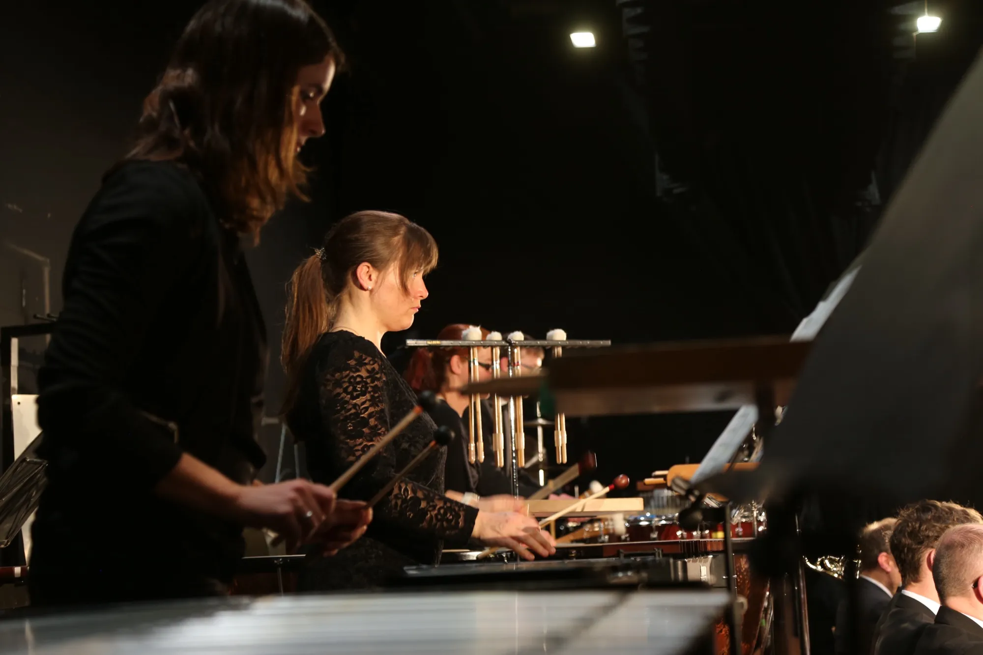 Musikerin am Stabspiel